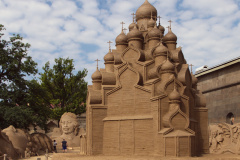 Выставка песчаных скульптур у Петропавловской крепости