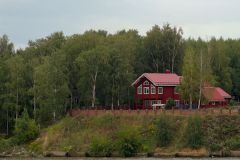 Домик на берегу Горьковского водохранилища